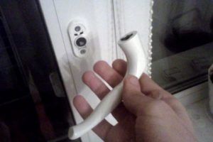 Image - DIY repair of a lock in a plastic door