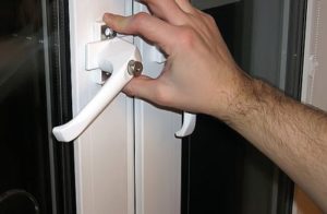 Image - DIY repair of a lock in a plastic door