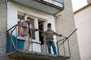 Image - DIY repair on the balcony in Khrushchev