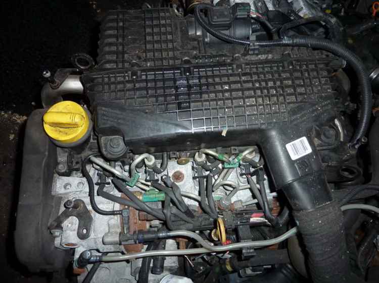 Image - Do-it-yourself repair of a piston engine on a Renault Kangoo