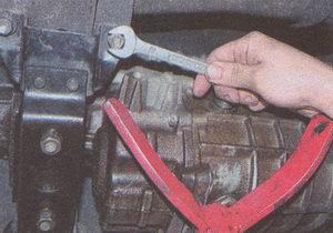 Image - Do-it-yourself gaz 31105 chrysler gearbox repair