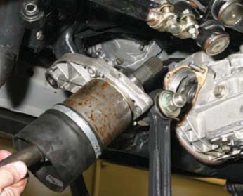 Image - Do-it-yourself repair of the front gearbox on a Chevrolet field