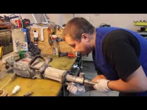 Image - Jackhammer Makita DIY repair