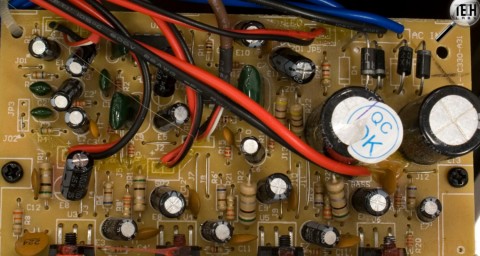 Obrázek - DIY Mystery Amplifier Repair