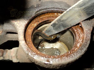 Image - DIY repair of the rear caliper of a Mitsubishi Lancer 9