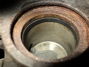Image - DIY repair of the rear caliper of a Mitsubishi Lancer 9