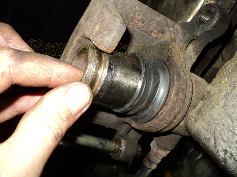 Image - DIY repair of the rear caliper of a Mitsubishi Lancer 9