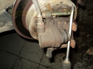 Image - DIY repair of the rear caliper of a Mitsubishi Lancer 9
