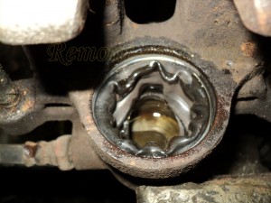 Image - DIY repair of the rear caliper of a Mitsubishi Lancer 9