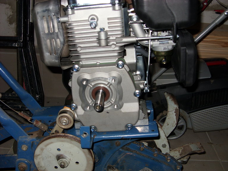Image - Do-it-yourself mole-cultivator repair