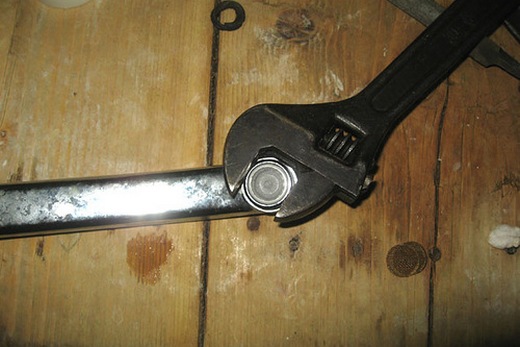 Image - DIY repair of a mixer tap in the bathroom