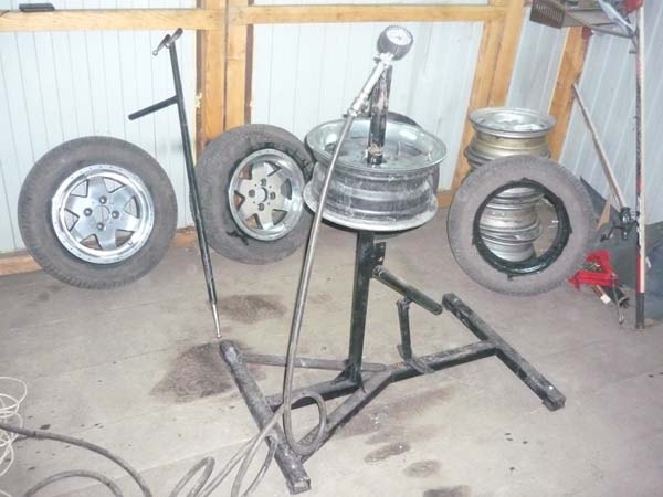 Image - Do-it-yourself tire changer repair