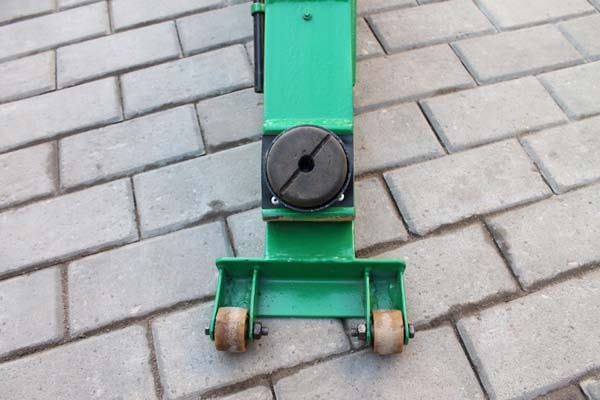 Image - Do-it-yourself rolling board for car repair