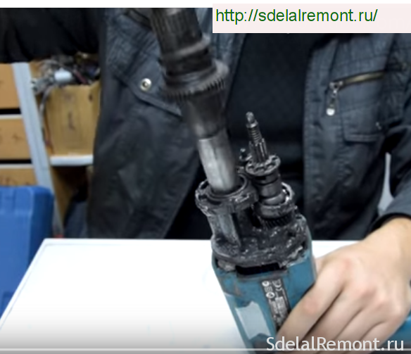 Изображение - Направи си сам ремонт на перфоратор Makita 2470