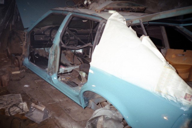 Image - Do-it-yourself car door sills repair with foam