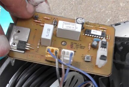Image - Do-it-yourself vacuum cleaner brush repair