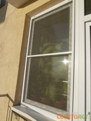 Image - Do-it-yourself repair of mosquito nets in plastic windows