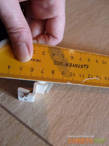 Image - DIY repair of mosquito nets in plastic windows