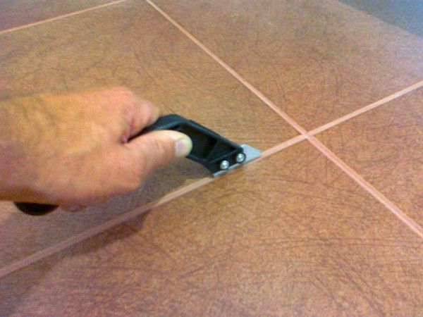 Image - DIY tile seam repair