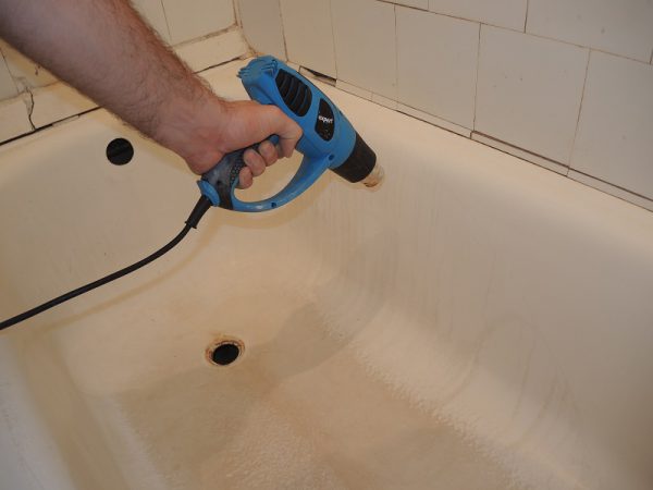 Image - DIY repair of chipped baths