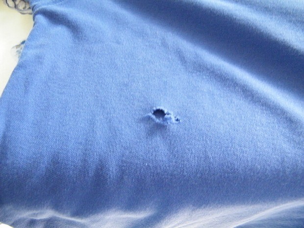 Image - DIY repair of holes on clothes