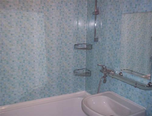 Image - Bathroom renovation with do-it-yourself panels