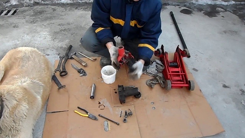 Image - Do-it-yourself repair of an old jack