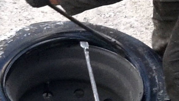 Image - Do-it-yourself tire changer repair