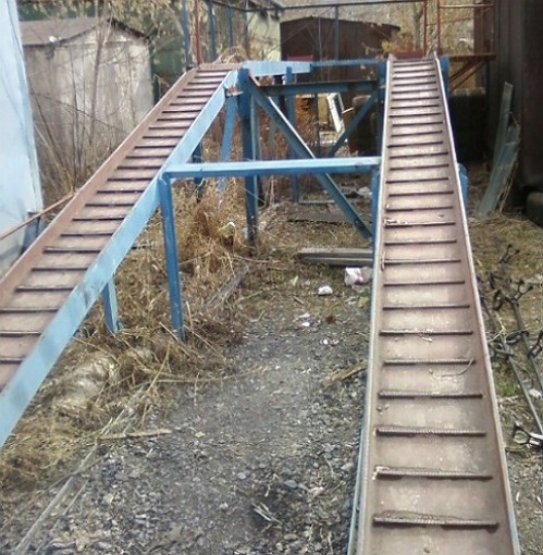 Image - Do-it-yourself overpass for auto repair