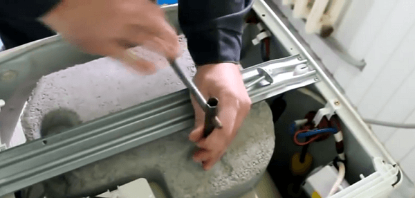 Image - Repair of a washing machine indesit do-it-yourself bearing replacement