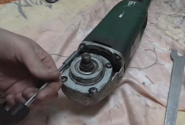 Obrázek - DIY oprava kladivové brusky