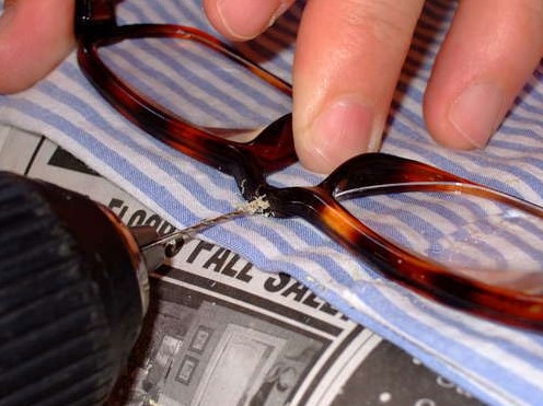 Image - Do-it-yourself glasses repair