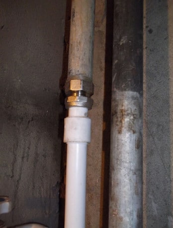 Image - DIY bathroom pipe repair