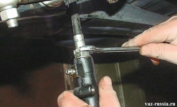 Image - Clutch slave cylinder VAZ 2107 DIY repair