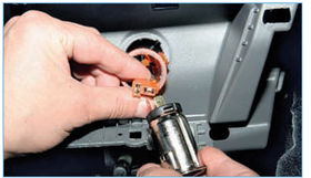 Image - Do-it-yourself Ford Focus 2 dashboard repair