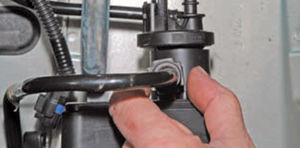 Image - DIY Renault Logan absorber repair