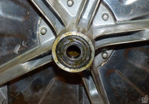 Image - Indesit wisl 103 DIY repair bearing replacement