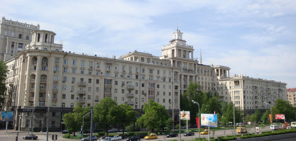 Image - DIY repair in a Stalinist house