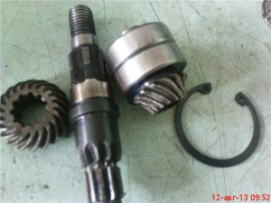 Image - DIY do-it-yourself trimmer bevel gear repair