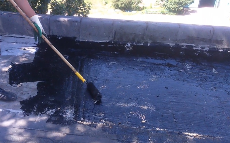 Image - Do-it-yourself roof repair with overlaid material