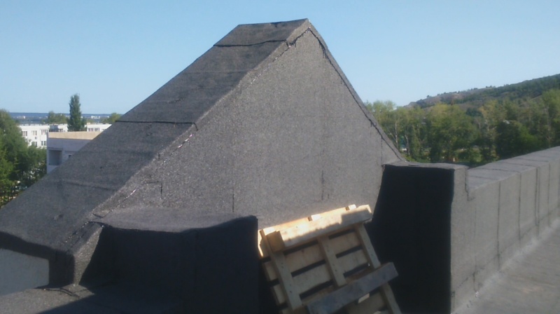 Image - Do-it-yourself roof repair with overlaid material