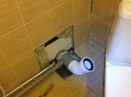 Image - DIY repair in a combined bathroom