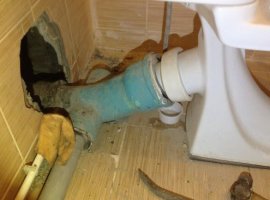 Image - DIY repair in a combined bathroom