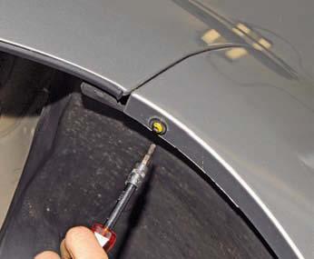 Image - Do-it-yourself rear bumper repair Renault Duster