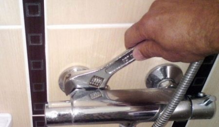 Image - DIY bath faucet repair