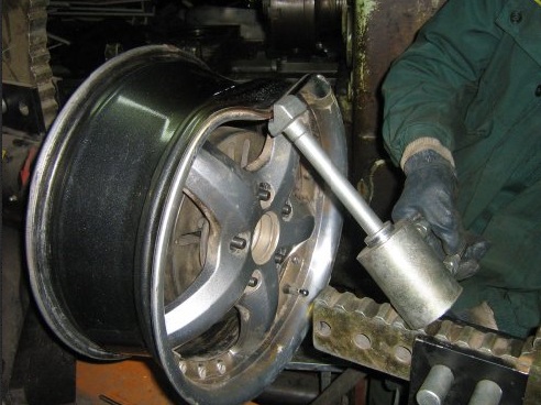 Image - Do-it-yourself stamped disk repair