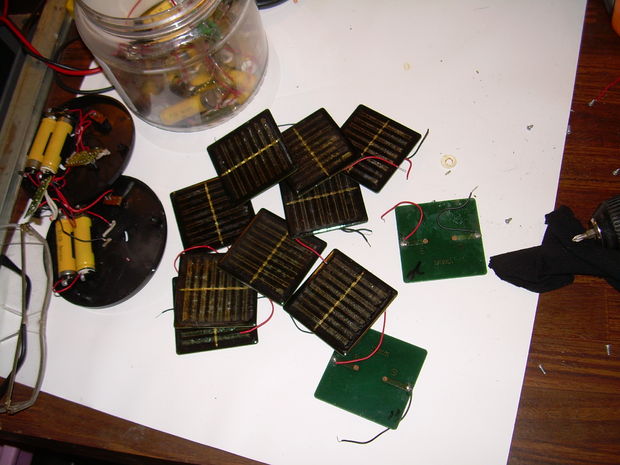 Image - DIY solar-powered garden lamp repair