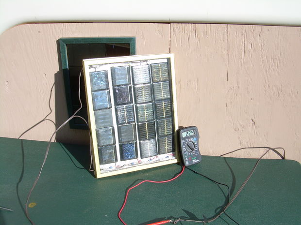 Image - DIY solar-powered garden lamp repair