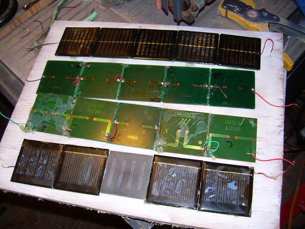 Image - DIY solar-powered garden lamp repair