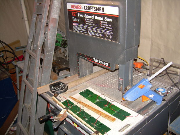Image - DIY solar-powered garden lamp repair